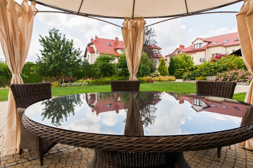 Hotel Panorama ออสตรอเวียตซ์ชเวียนตอกชิสกี ภายนอก รูปภาพ