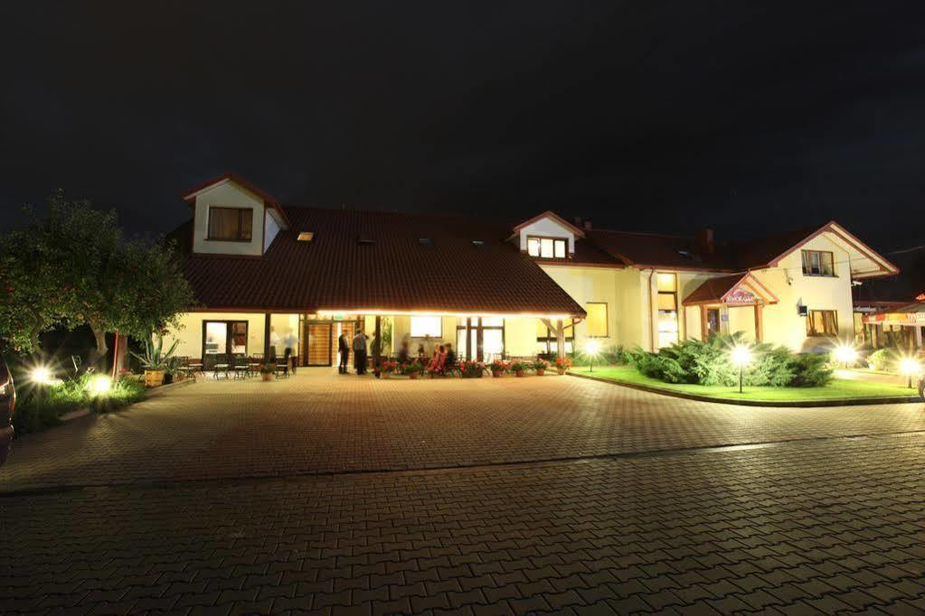 Hotel Panorama ออสตรอเวียตซ์ชเวียนตอกชิสกี ภายนอก รูปภาพ