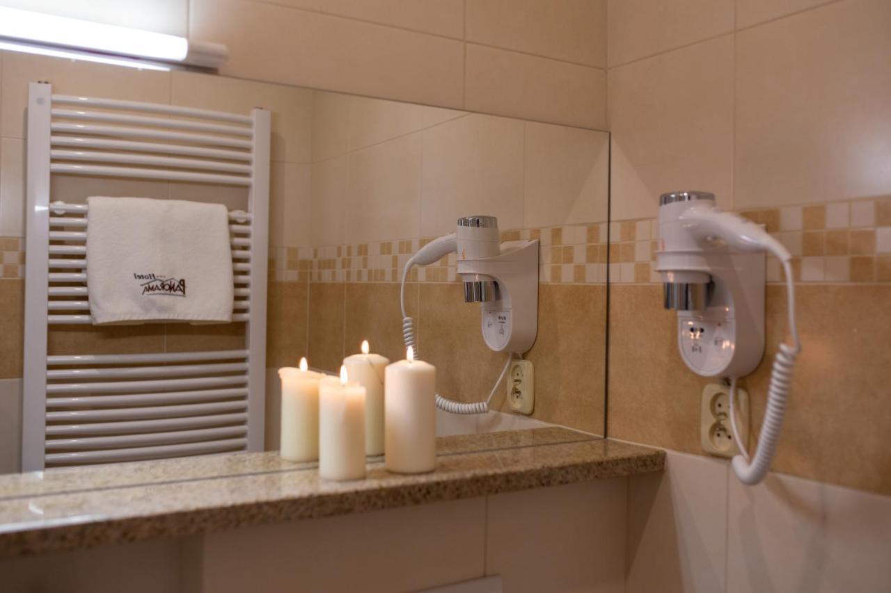 Hotel Panorama ออสตรอเวียตซ์ชเวียนตอกชิสกี ภายนอก รูปภาพ