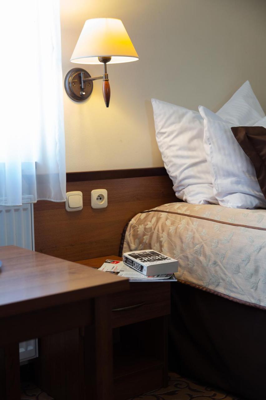 Hotel Panorama ออสตรอเวียตซ์ชเวียนตอกชิสกี ภายนอก รูปภาพ