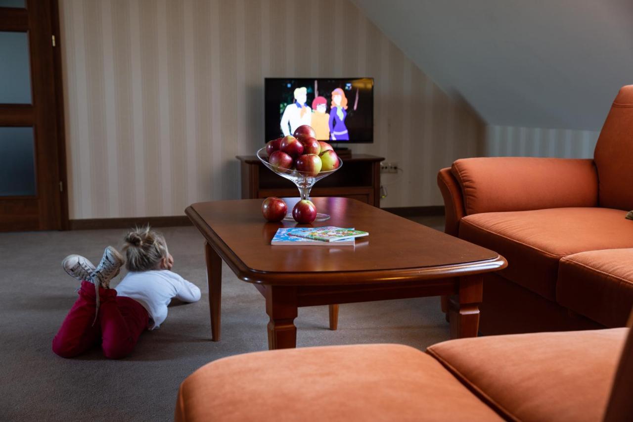 Hotel Panorama ออสตรอเวียตซ์ชเวียนตอกชิสกี ภายนอก รูปภาพ